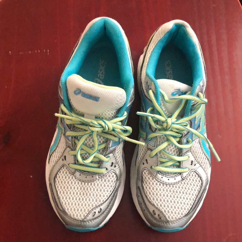 ASICS Seakers Sz8 Used